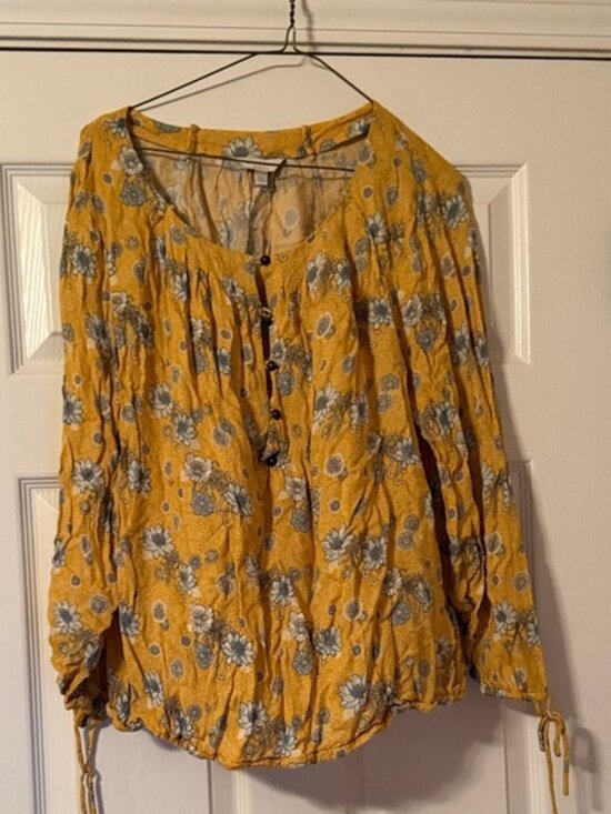 Tops - Lucky Brand Floral Yellow Blouse size XL